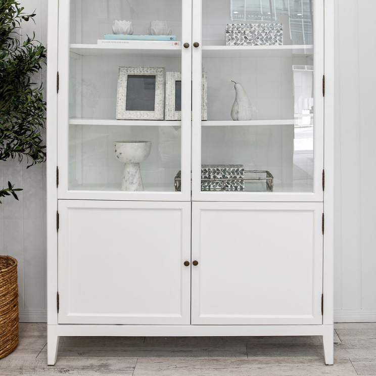 Hamptons arch glass cabinet white