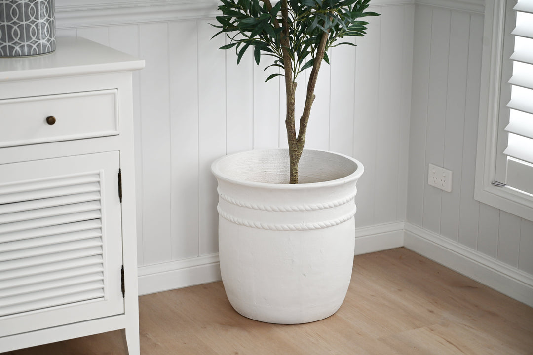 Hamptons fibre clay round white pot