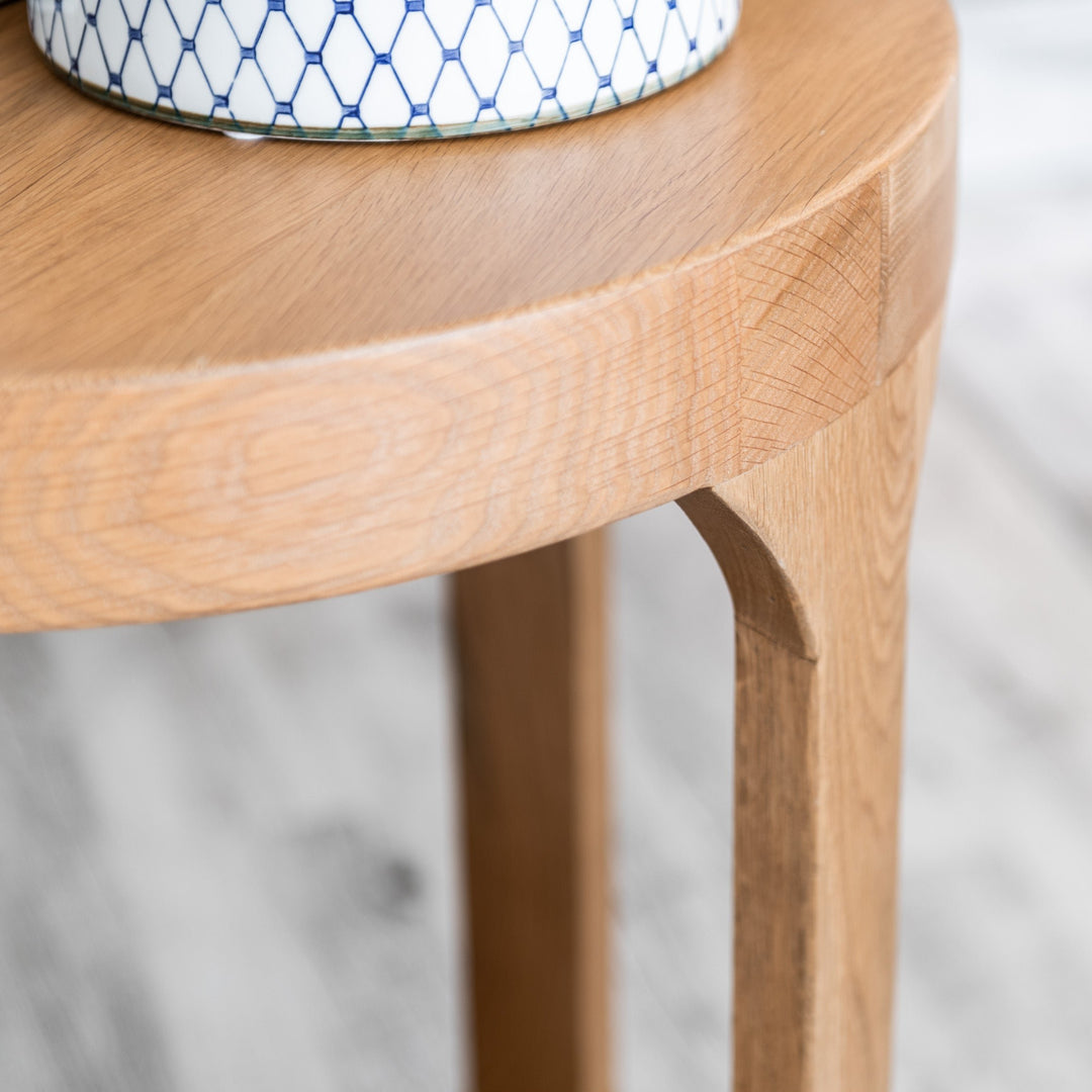 round oak side table