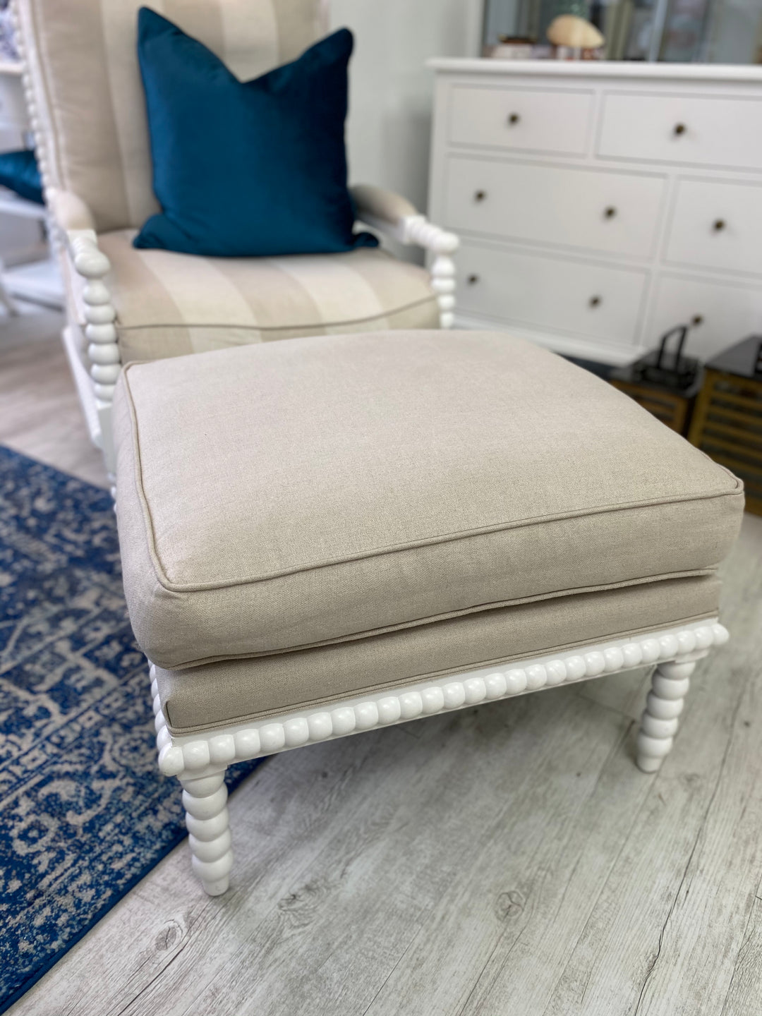 Hampton Ottoman linen